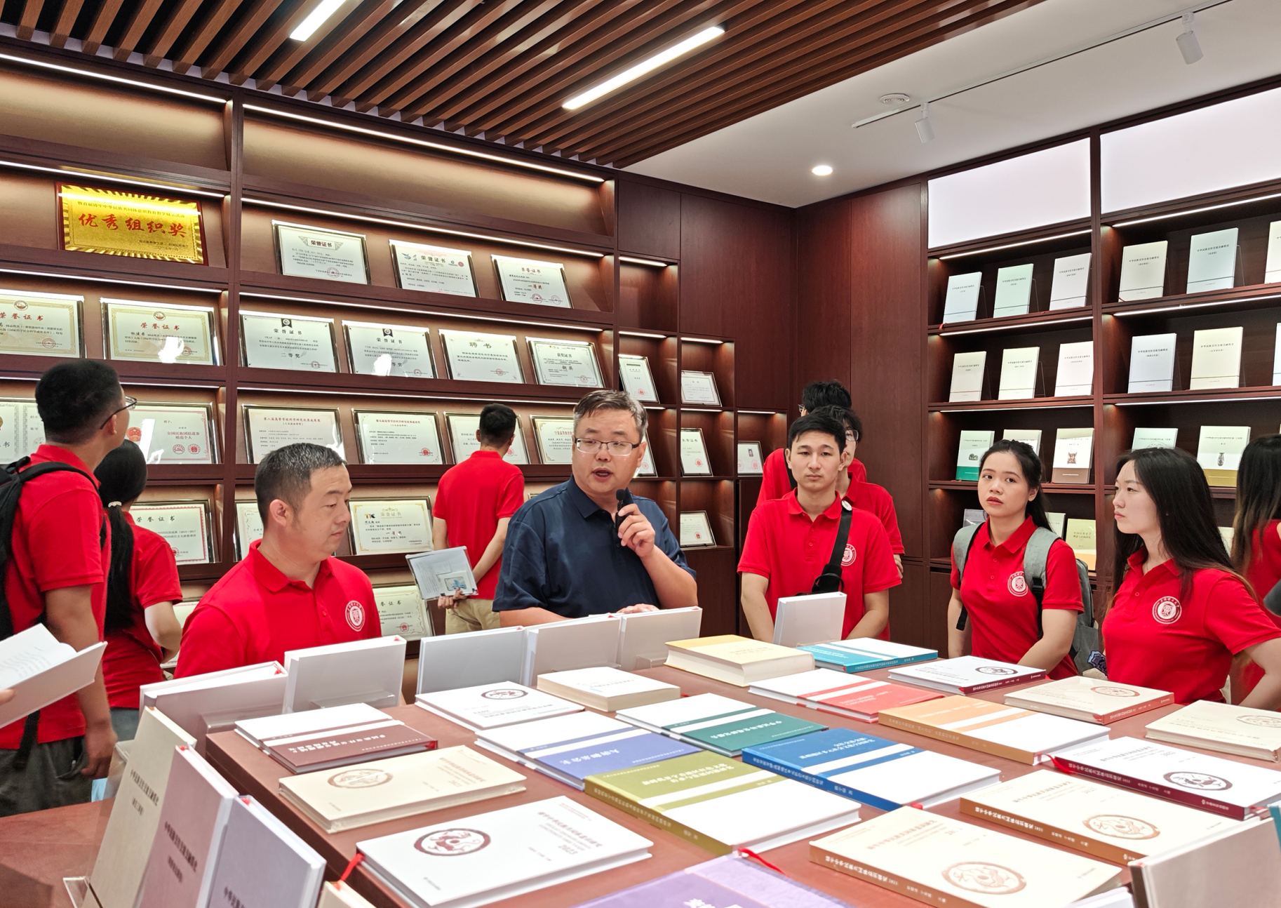 屏幕截图 2025-09-05 095018.png