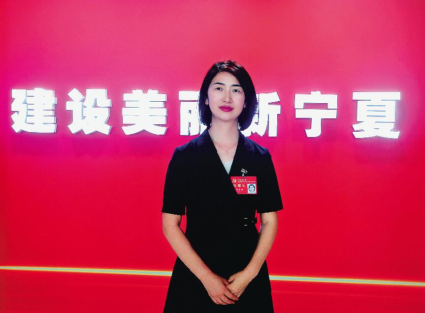 自治区第四人民医院护理院感应室党支部书记、护理部副主任　顾春娥.jpg