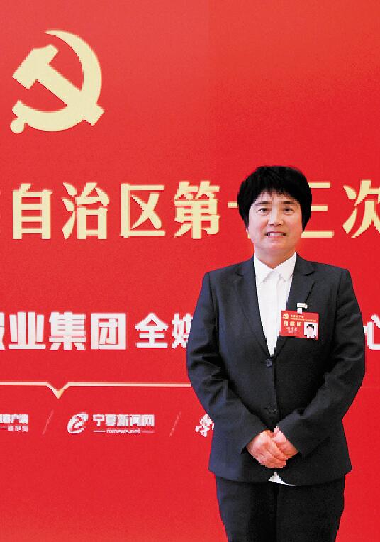 党的二十大代表，中宁县大战场镇东盛村党支部委员、妇联主席姬秀花。.jpg