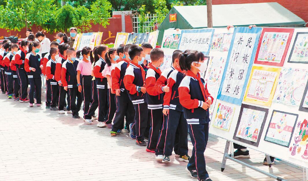 宁夏大力实施青少年夯基育苗工程，不断深化青少年民族团结进步教育。.jpg