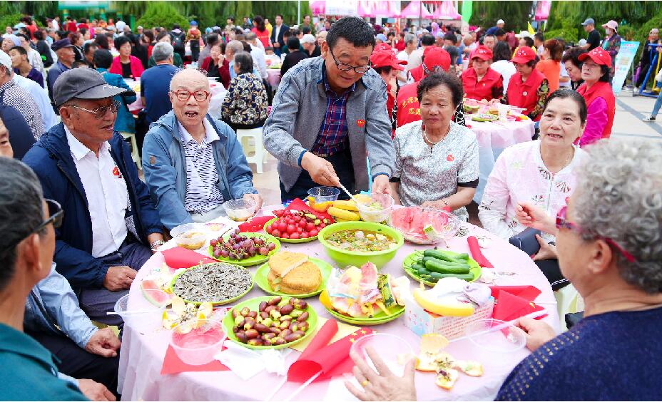 每年定期举办社区邻居节，让民族团结之花常开长盛。.jpg